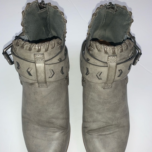 Rampage Gray Booties - Picture 2 of 9